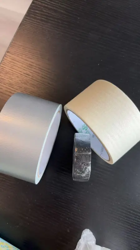 সাধারণত ব্যবহৃত স্ব-আঠালো উপকরণ এবং তাদের বৈশিষ্ট্য